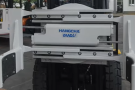 SPECIALIZOVANÉ NÁSTAVCE PRO VZV: MAXIMÁLNÍ FLEXIBILITA PŘI MANIPULACI S NÁKLADEM